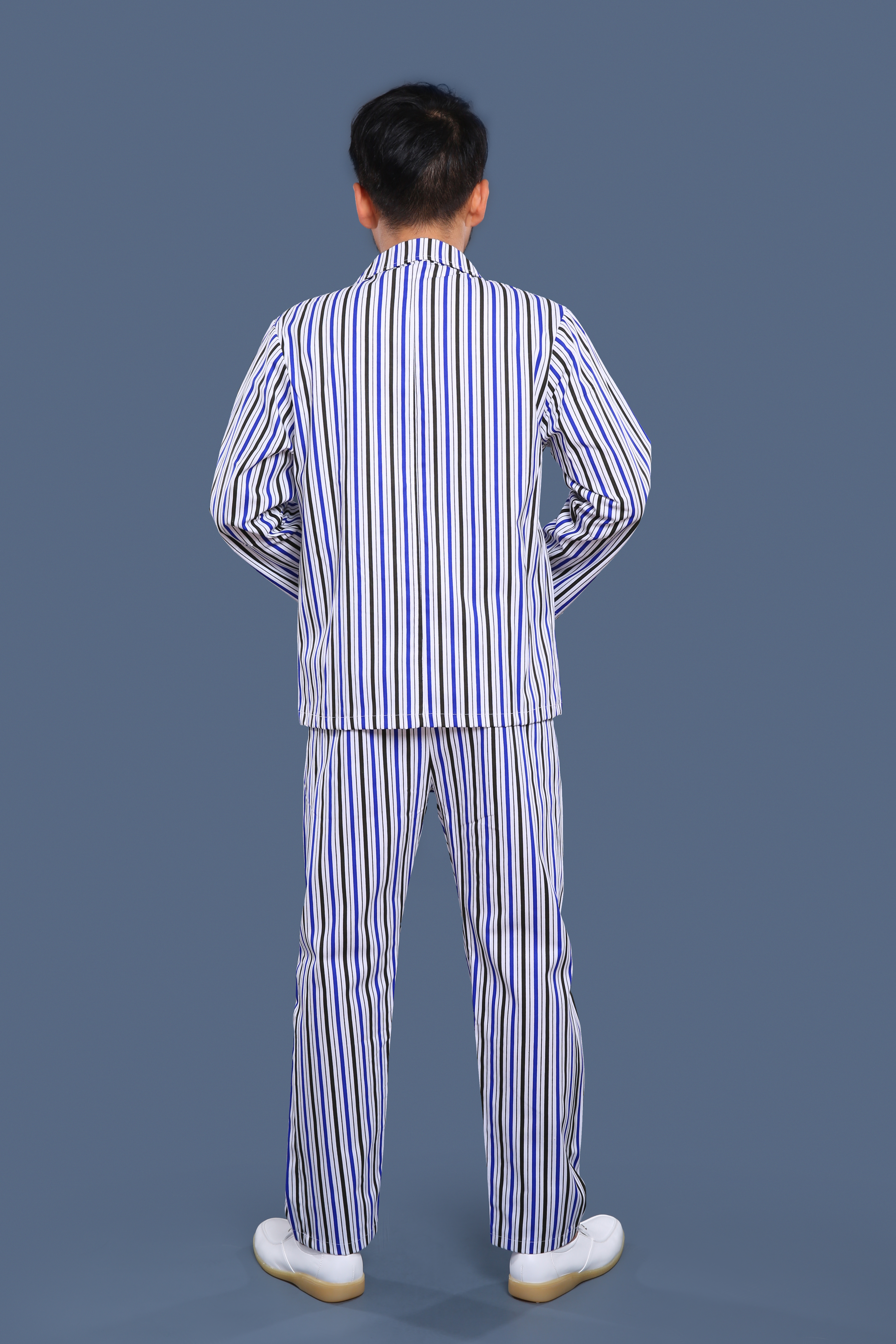 藍(lán)黑條紋病號服背面照