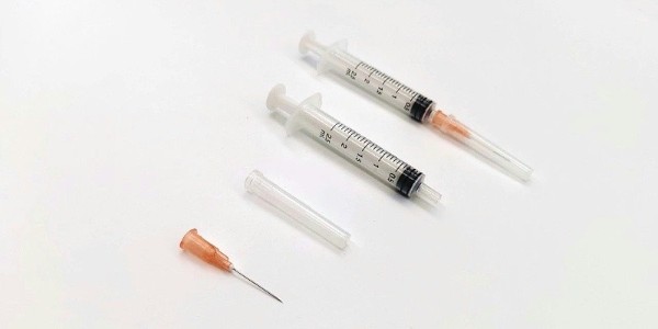 無菌注射器在化學(xué)實驗操作中的用途