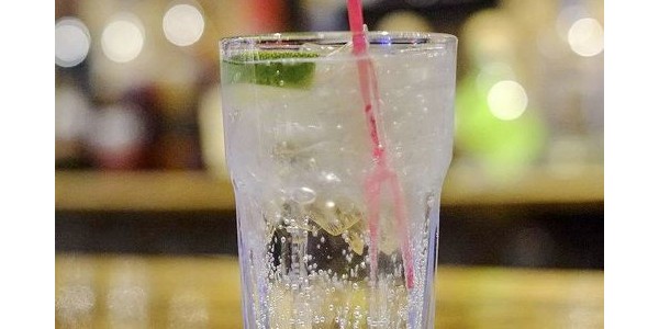 喝蘇打水能降尿酸？真相來了！